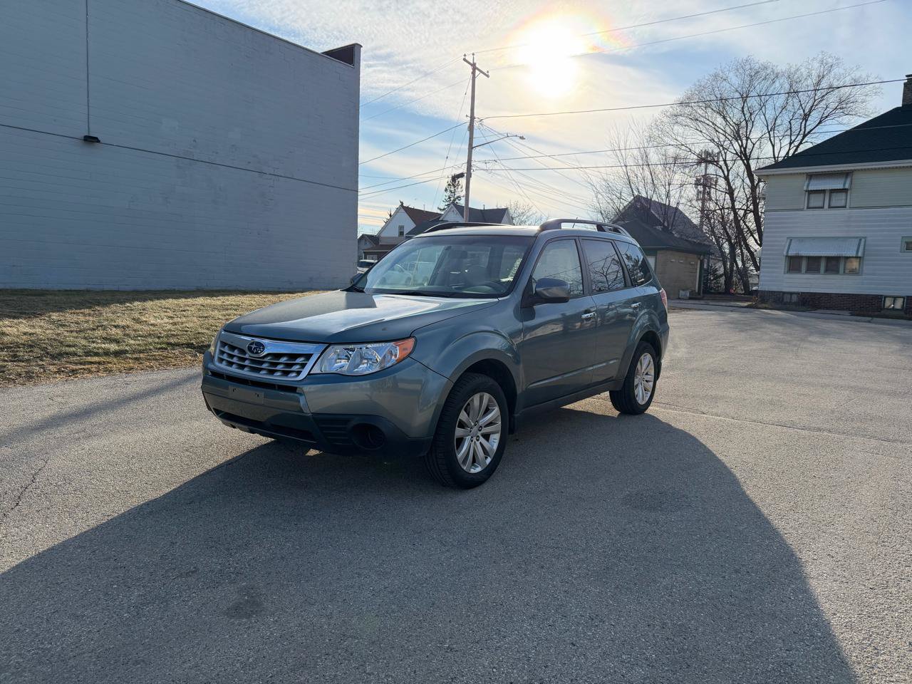 Used 2013 Subaru Forester 2.5X Premium AWD/4WD image 3