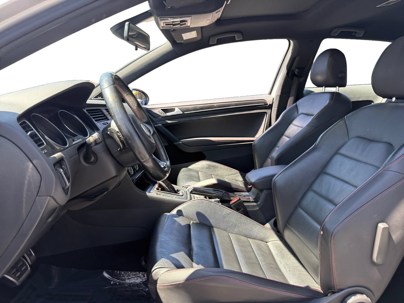 Used 2015 Volkswagen GTI SE FWD image 6