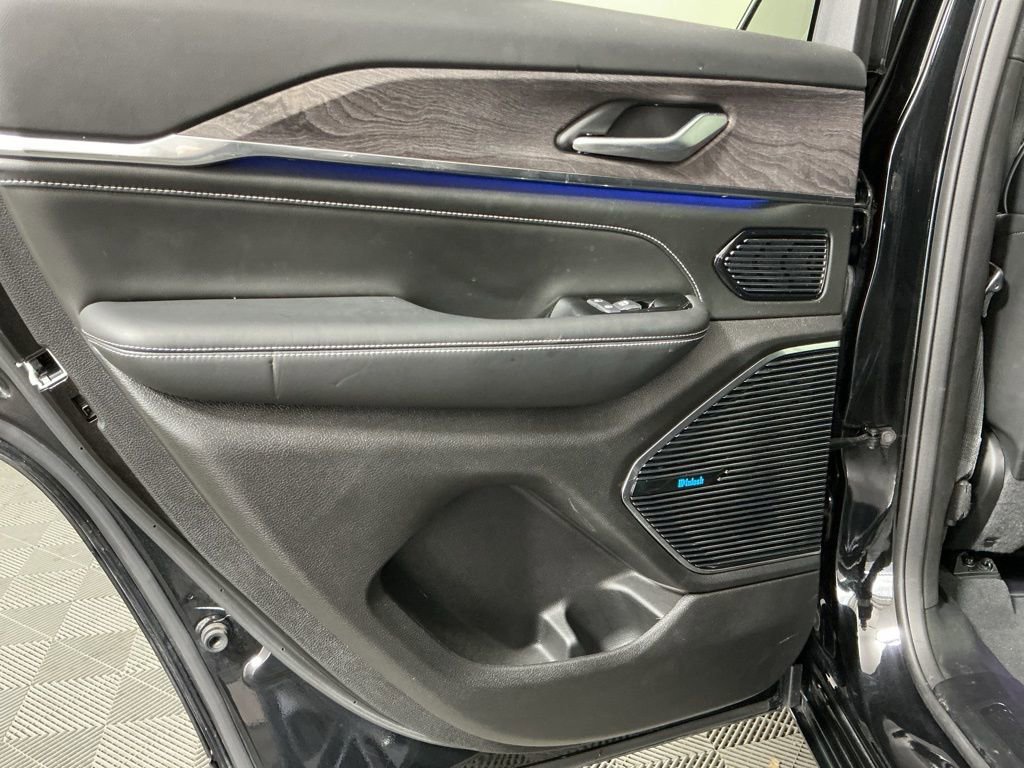 Used 2022 Jeep Grand Cherokee Overland image 24