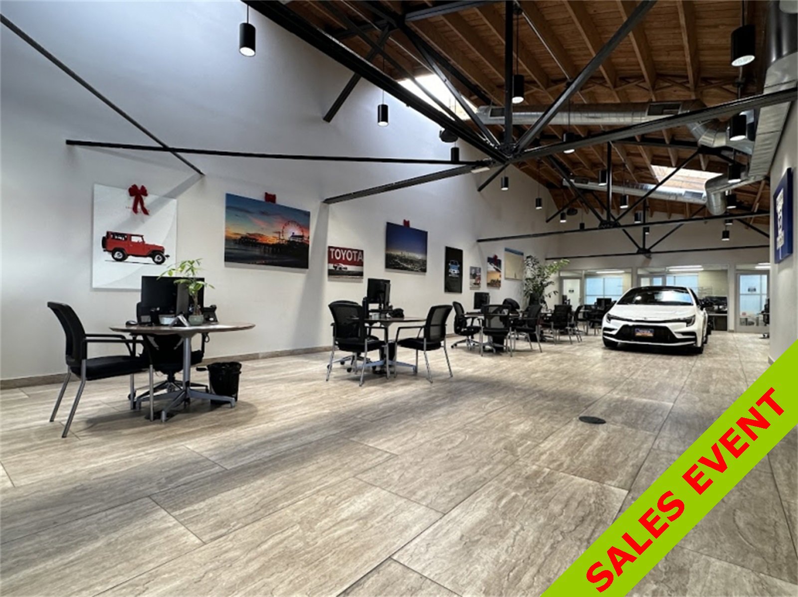 Used 2021 Toyota Highlander LE image 32