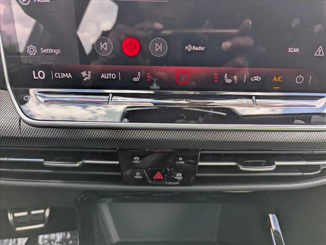 New 2026 Volkswagen Golf SE FWD image 20