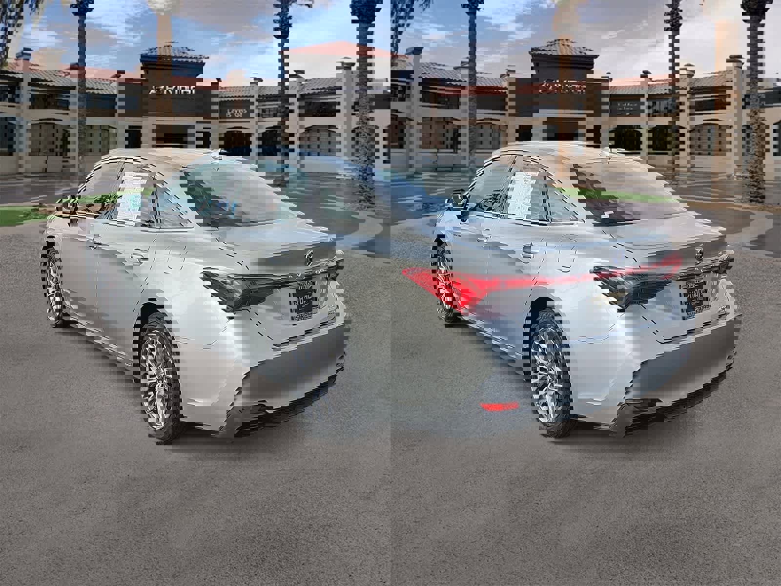 Used 2021 Toyota Avalon XLE w/ Carpet Mat Package (TMS) image 6