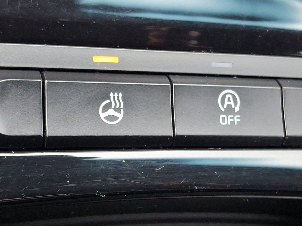 Used 2020 Kia Stinger GT-Line w/ Sun & Sound Package image 26