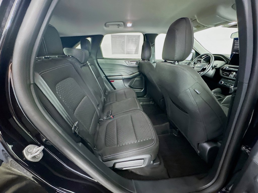 Used 2025 Ford Escape Active w/ Cold Weather Package FWD image 32
