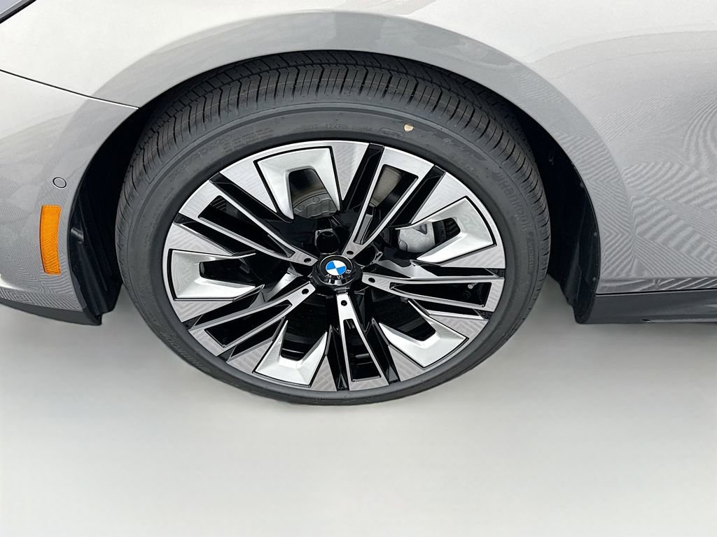 New 2026 BMW i5 eDrive40 w/ Premium Package image 29