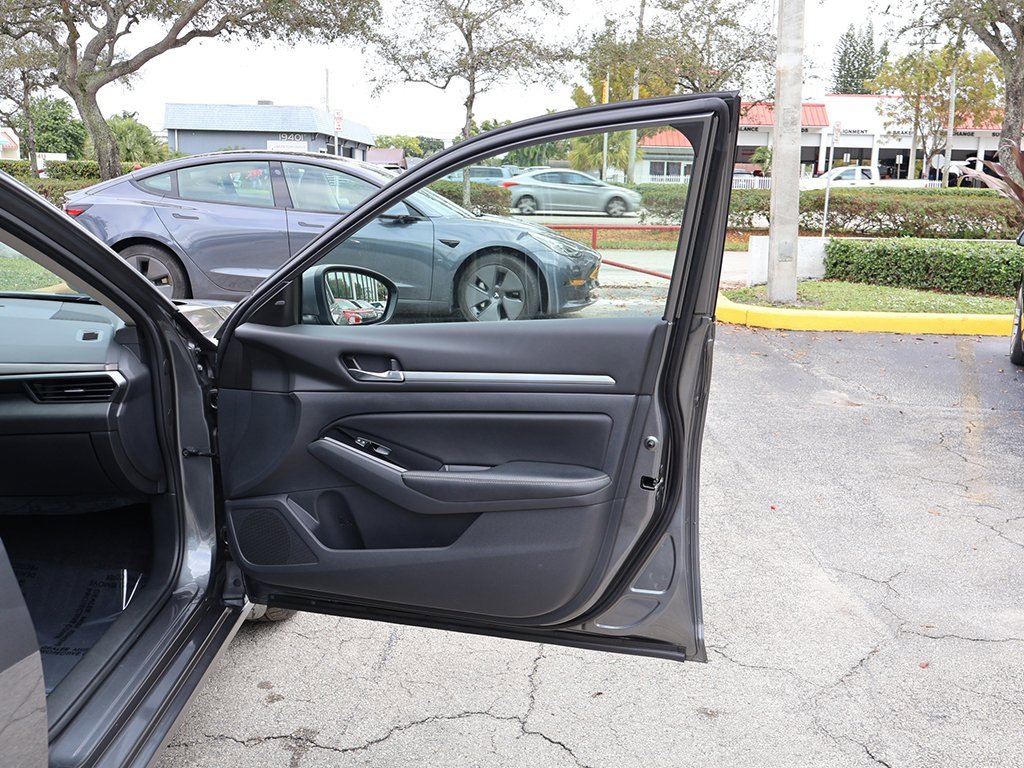 Used 2023 Nissan Altima 2.5 SV image 20