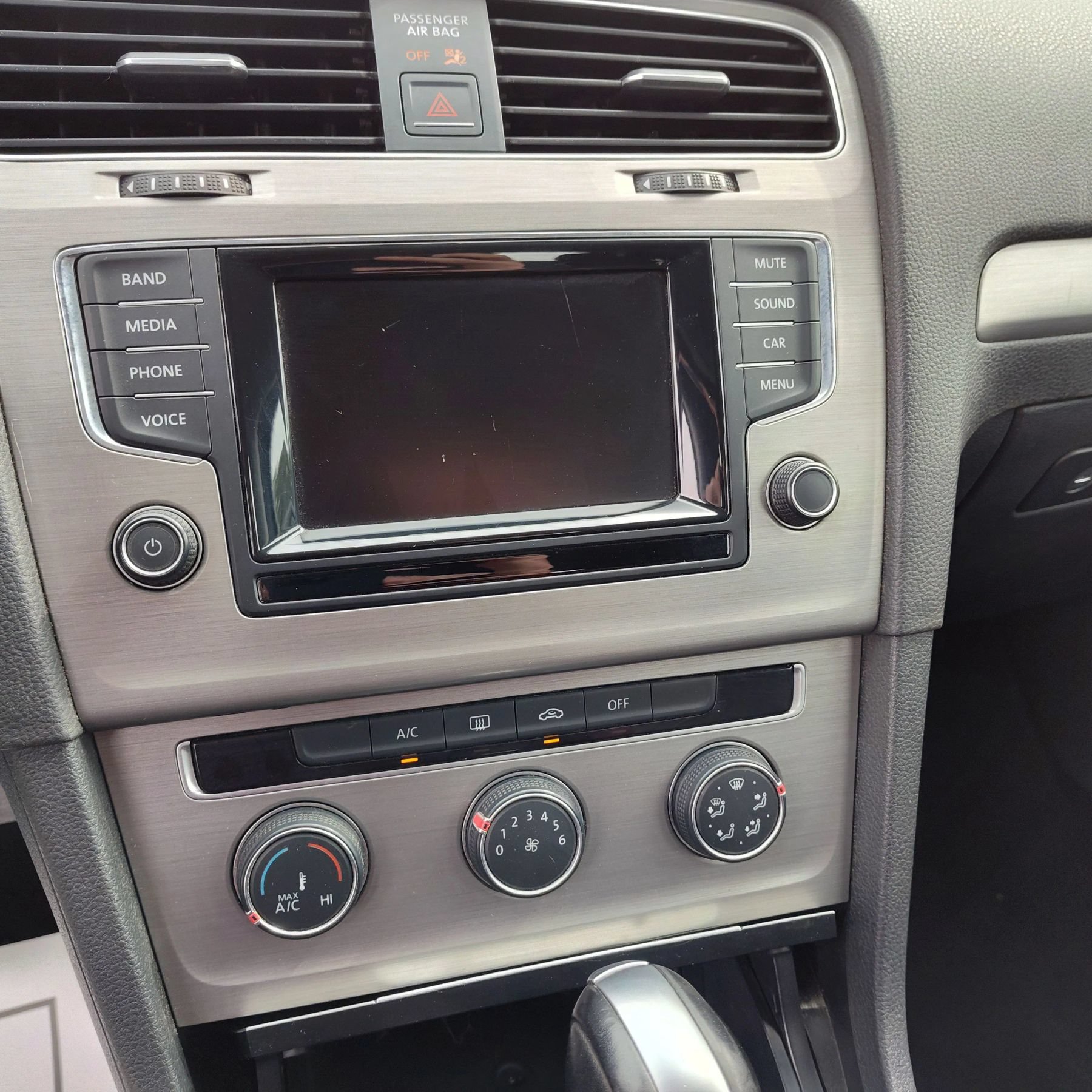 Used 2015 Volkswagen Golf S FWD image 16