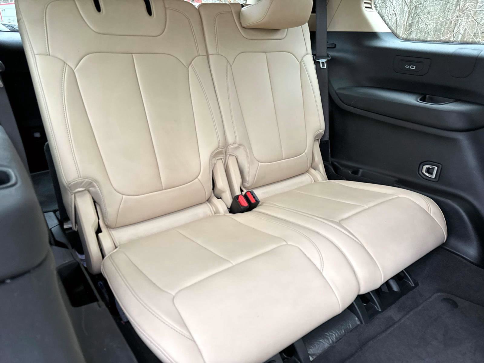 Used 2021 Jeep Grand Cherokee L Limited w/ MOPAR Finishing Package image 12