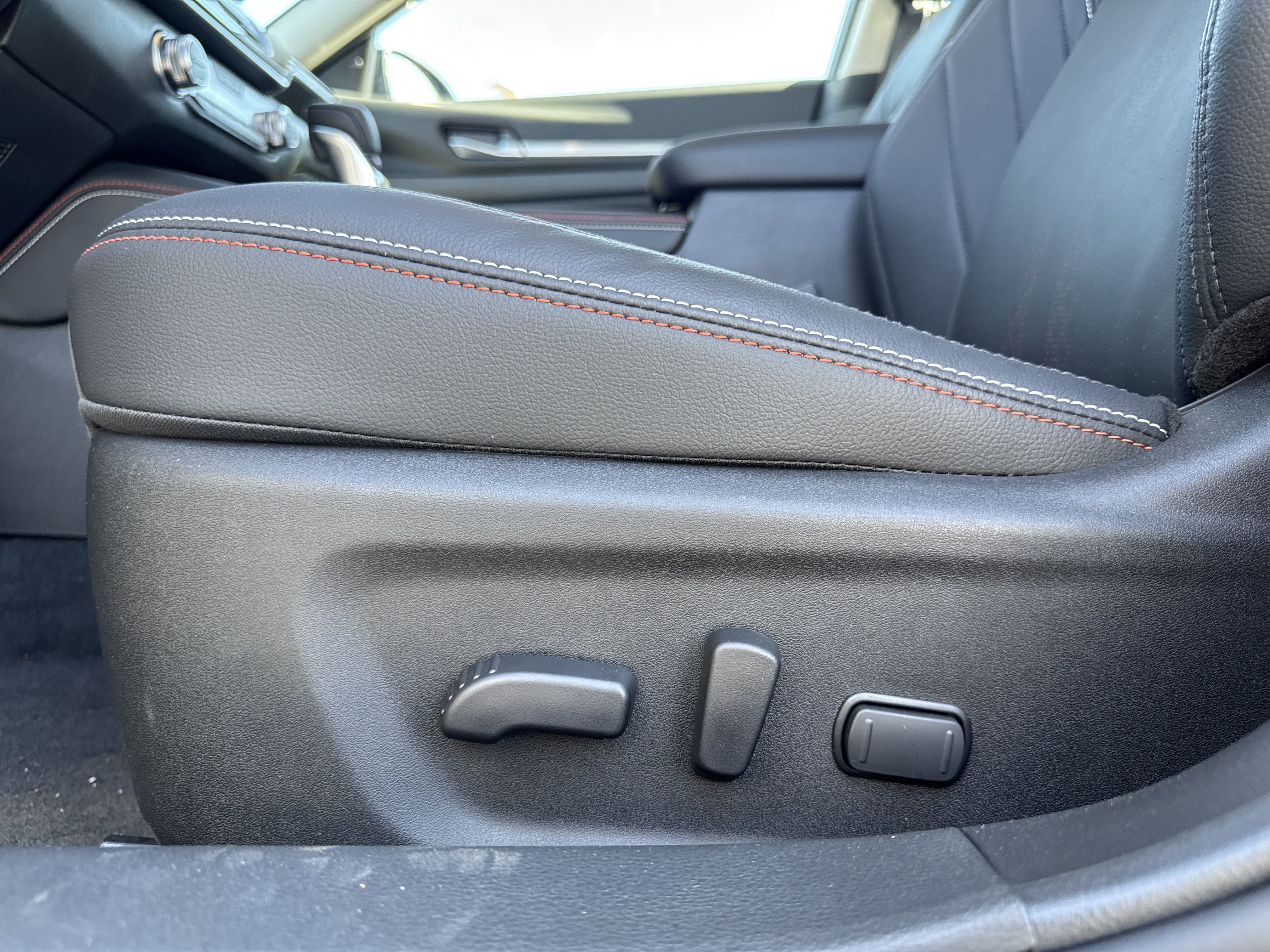 New 2025 Nissan Altima 2.5 SR image 12