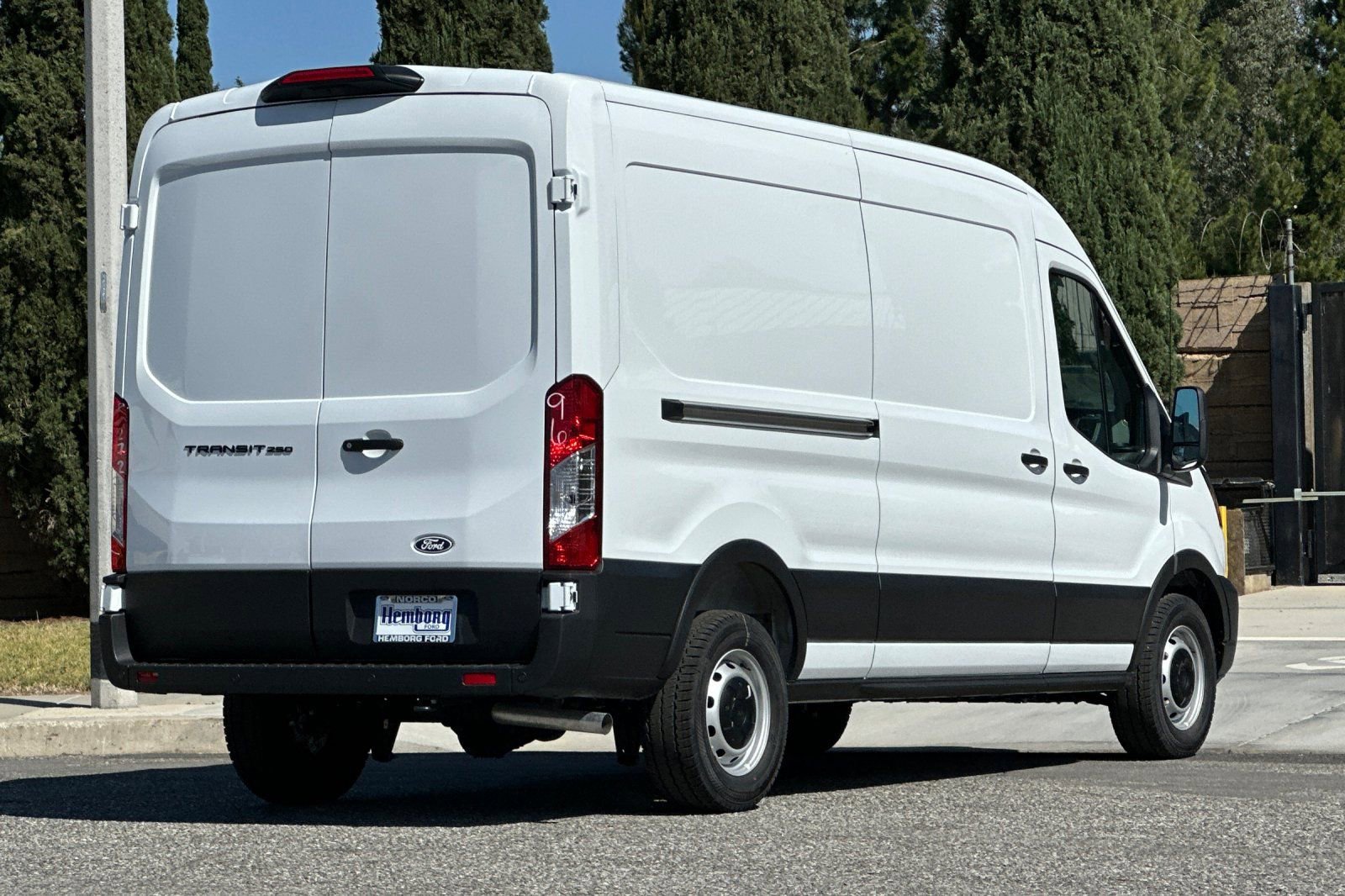 New 2026 Ford Transit 250 148 Medium Roof RWD image 4