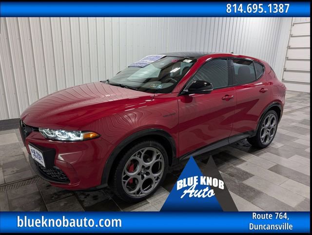 Used 2024 Alfa Romeo Tonale Veloce w/ Premium Interior Package image 1