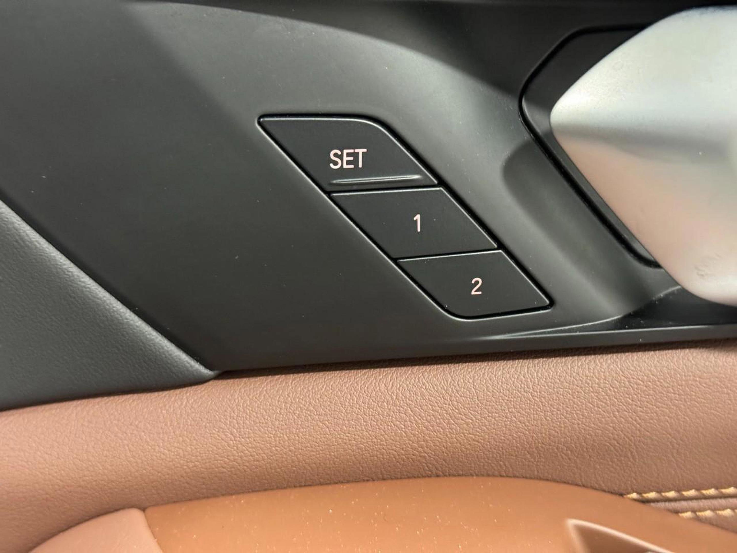 Used 2025 BMW X7 xDrive40i image 23