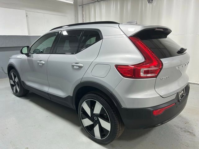 Used 2023 Volvo XC40 Recharge Ultimate image 2