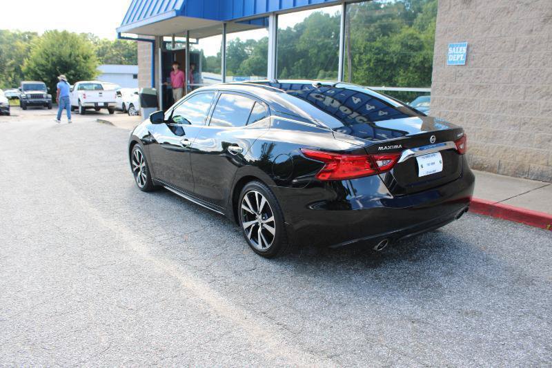 Used 2017 Nissan Maxima Platinum FWD image 4