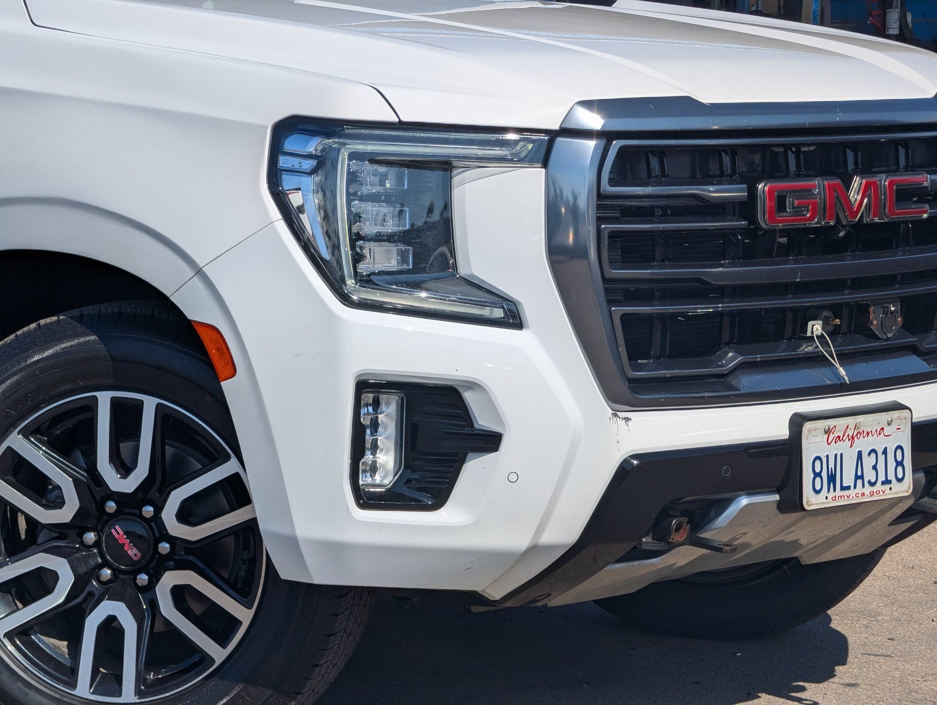 Certified 2021 GMC Yukon XL AT4 AWD/4WD image 3