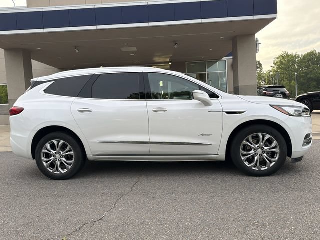 Used 2021 Buick Enclave Avenir w/ Avenir Technology Package AWD/4WD image 2
