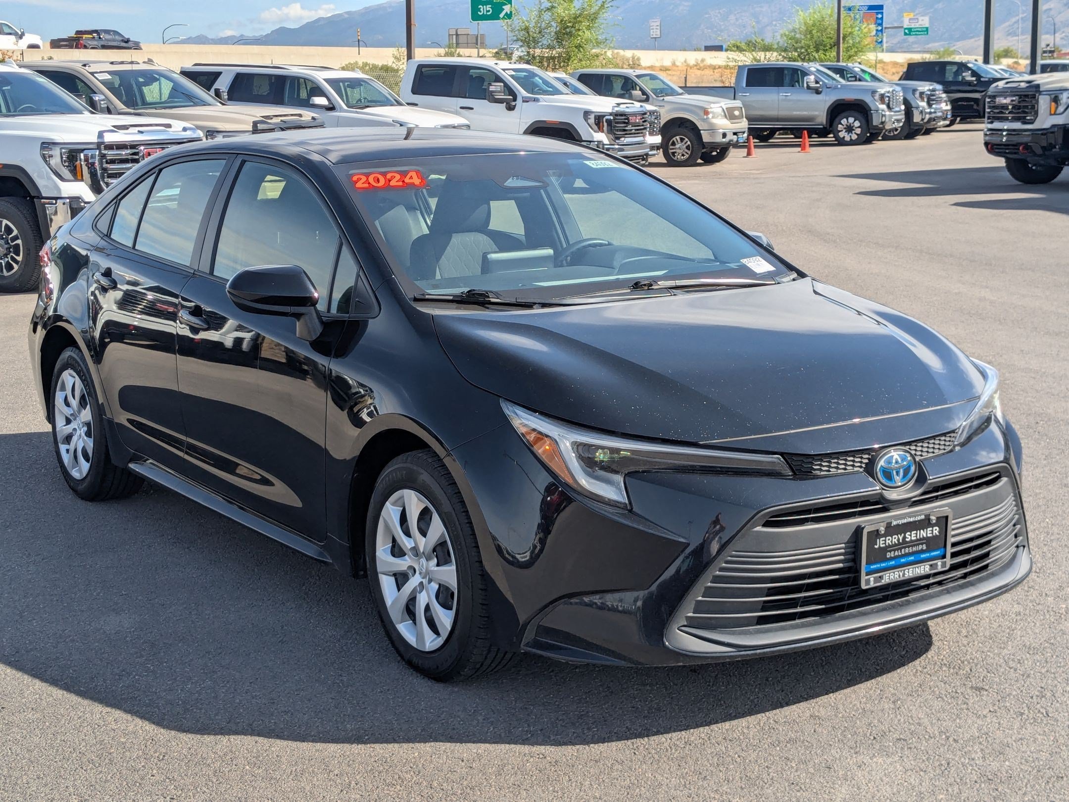 Used 2024 Toyota Corolla LE FWD image 7