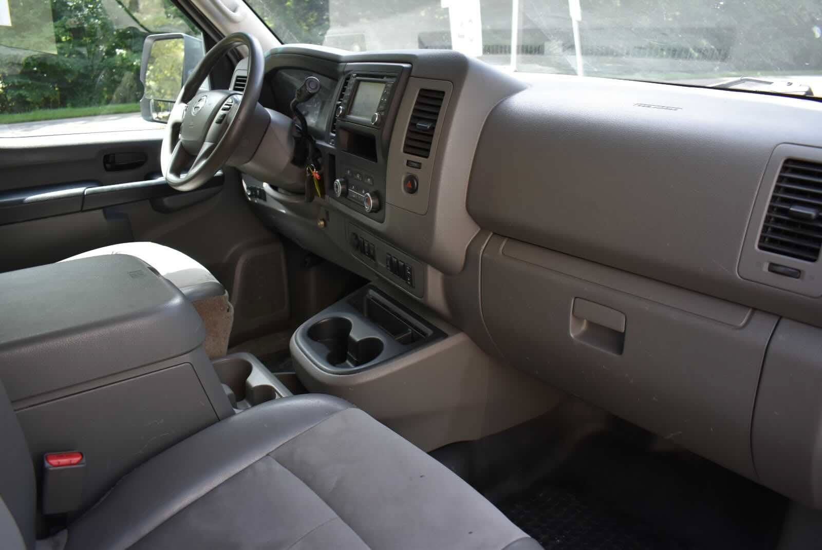 Used 2017 Nissan NV 3500 SL w/ Technology Package RWD image 22