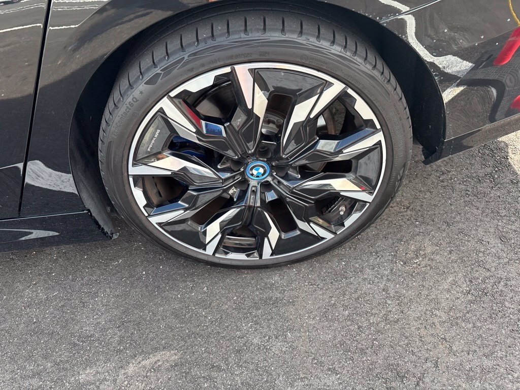 Certified 2024 BMW i5 M60 w/ Premium Package AWD/4WD image 7
