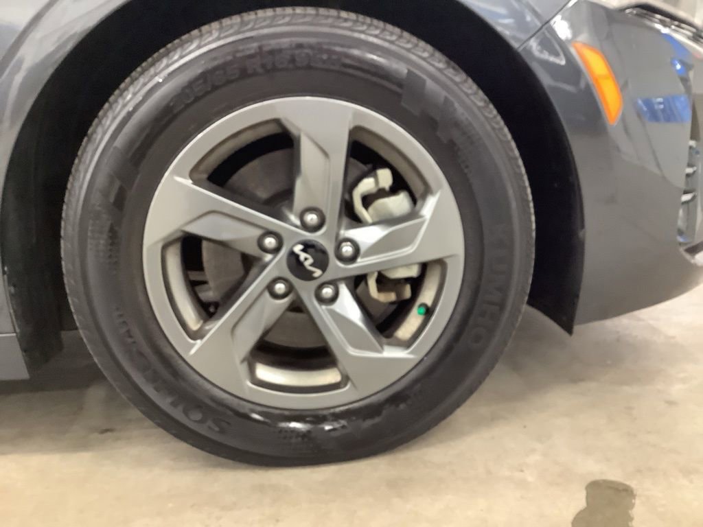 Used 2022 Kia K5 LXS image 31