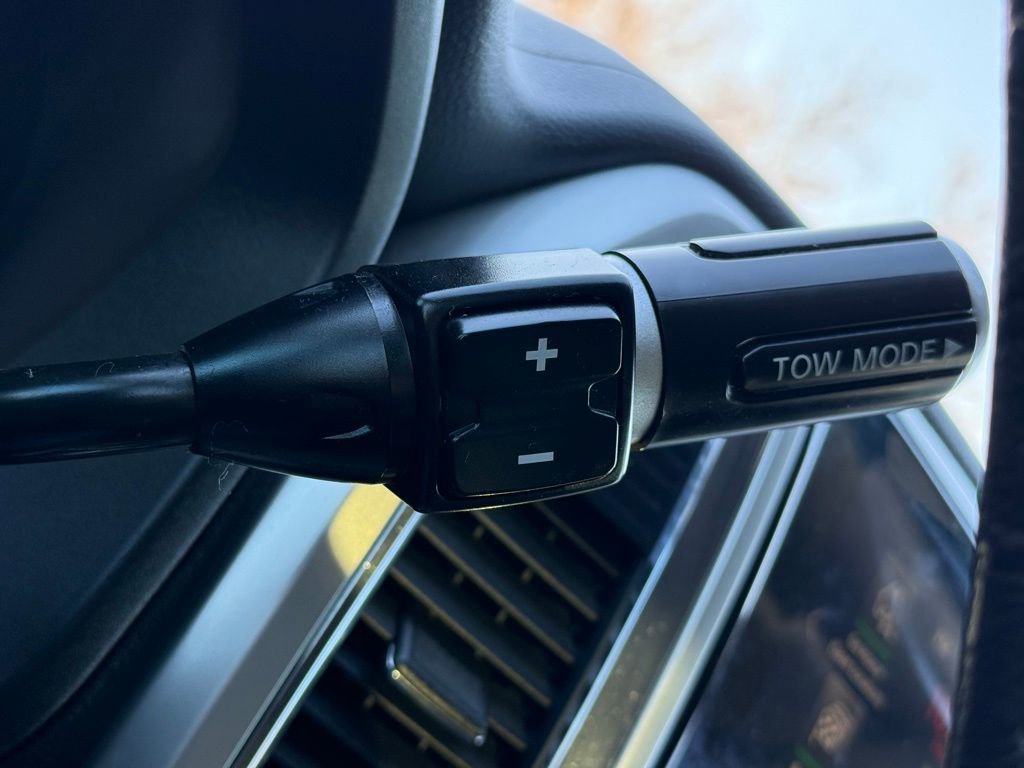 Used 2020 Nissan Titan SV w/ SV Convenience Package image 32