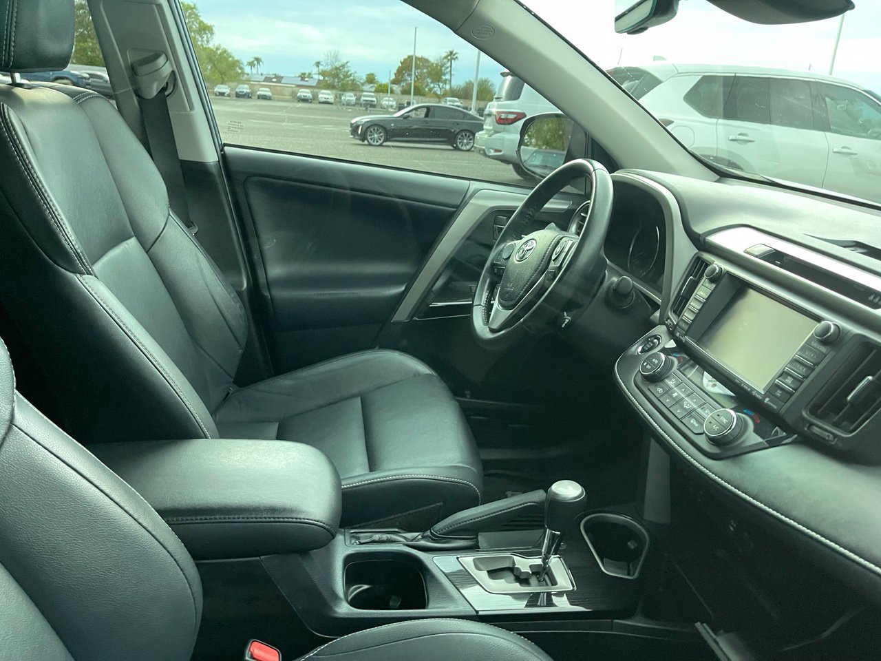 Used 2018 Toyota RAV4 Limited w/ Advanced Technology Package AWD/4WD image 7