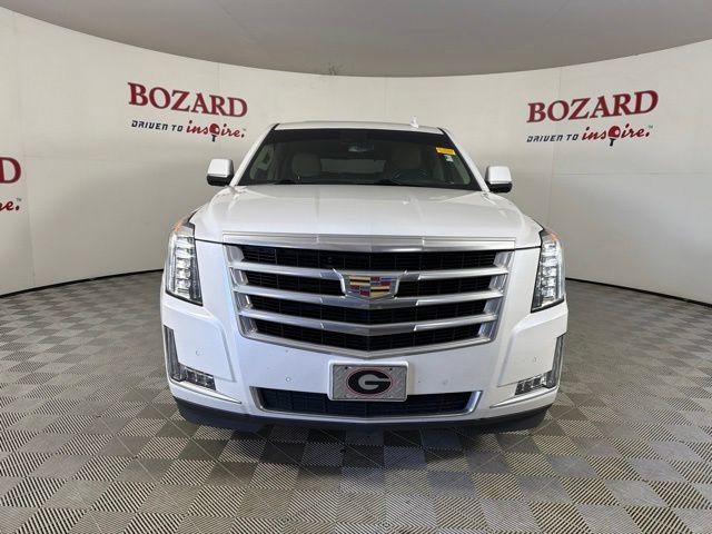 Used 2018 Cadillac Escalade Luxury AWD/4WD image 2