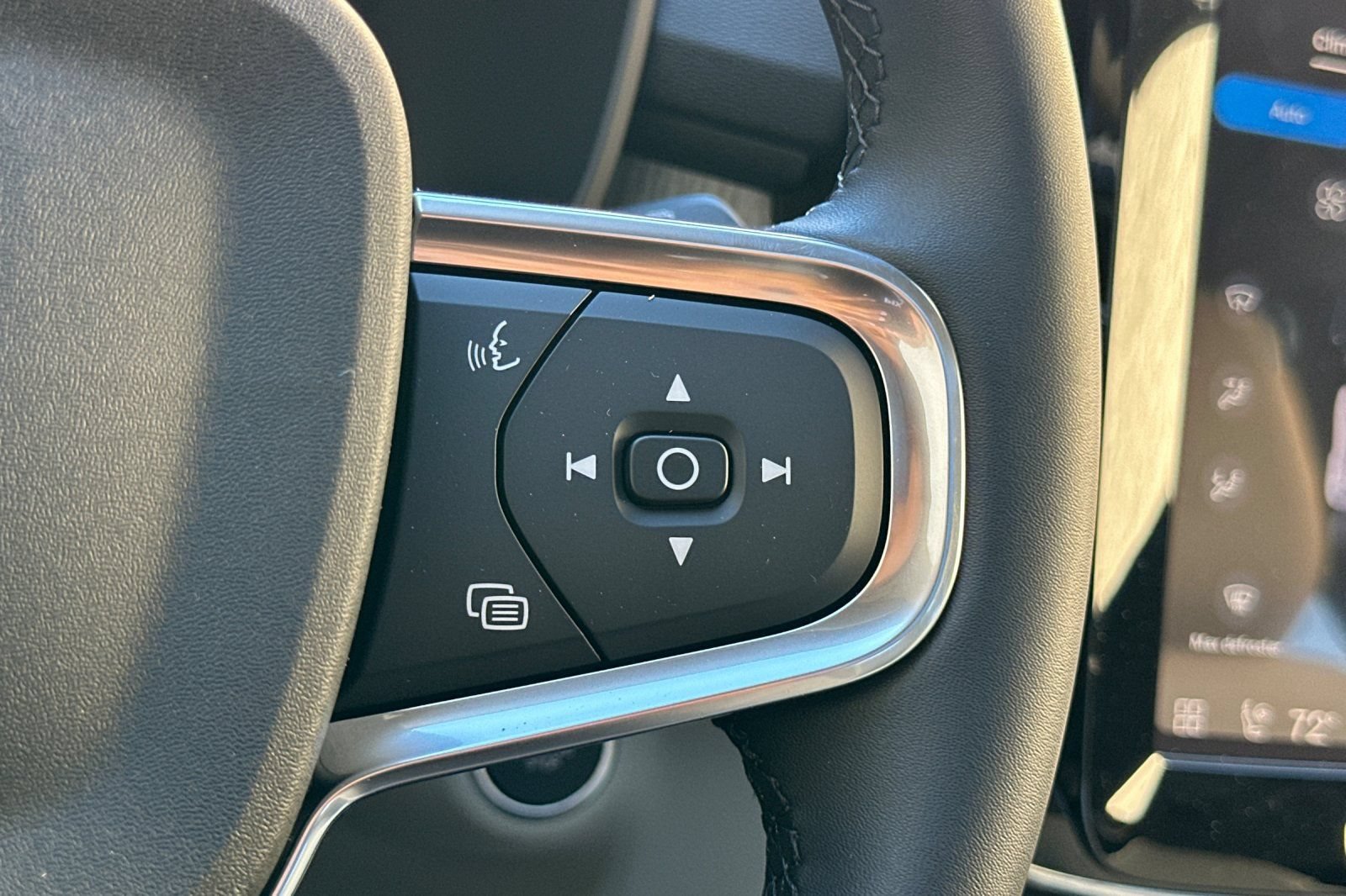 New 2026 Volvo XC40 B5 Ultra w/ Climate Package AWD/4WD image 29