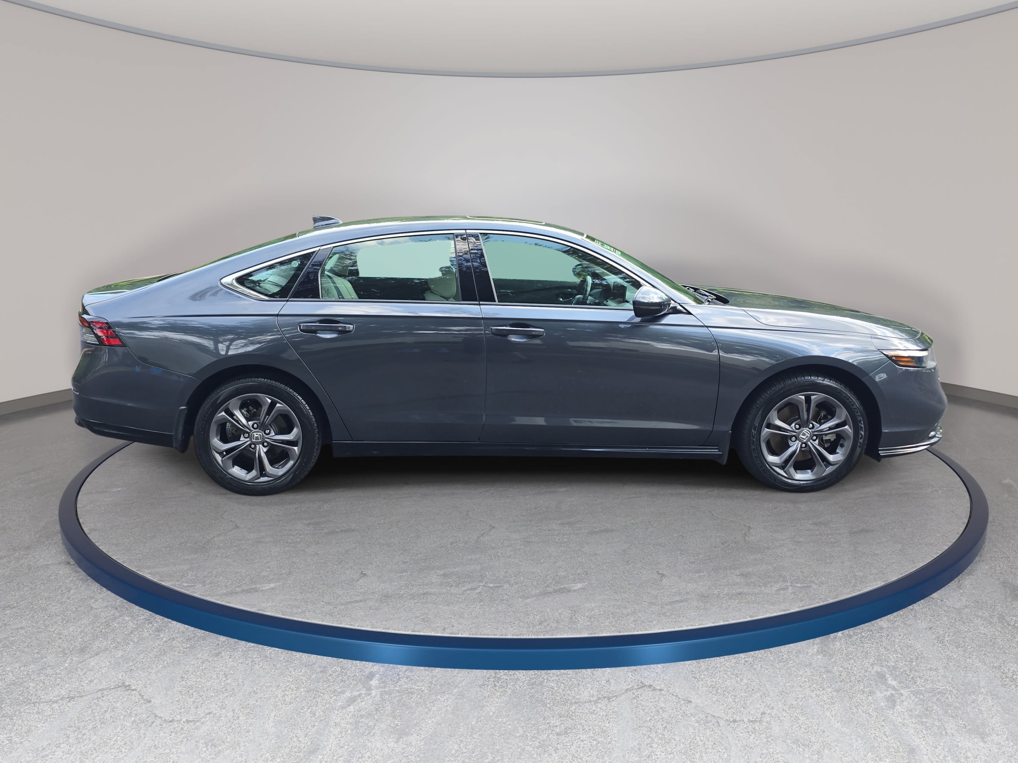 Certified 2024 Honda Accord EX-L image 4