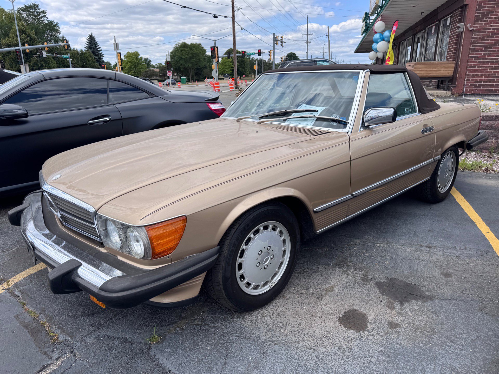 Used 1987 Mercedes-Benz 560 SL image 1