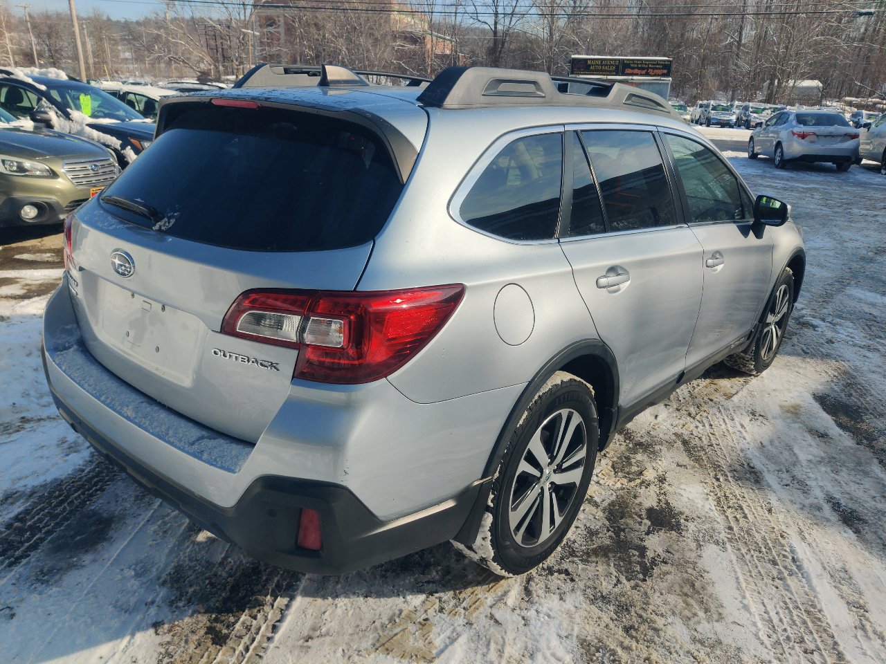 Used 2018 Subaru Outback 2.5i Limited AWD/4WD image 6
