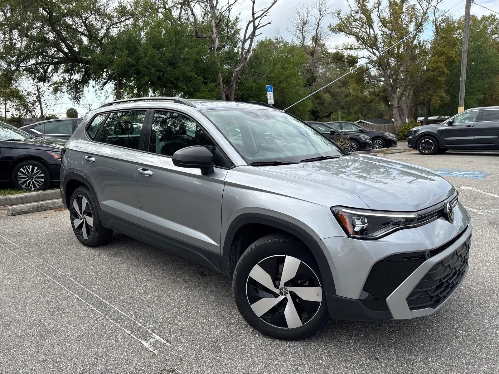 Used 2025 Volkswagen Taos S AWD/4WD image 5