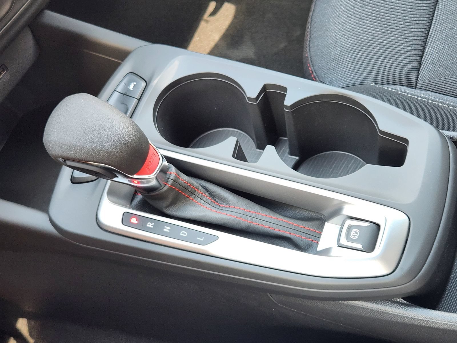 New 2026 Chevrolet Trax RS w/ Sunroof Package FWD image 18