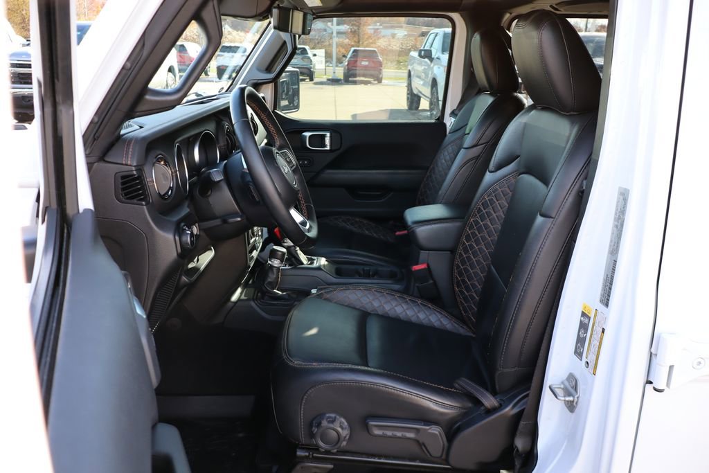 Used 2020 Jeep Wrangler Unlimited Sahara image 12