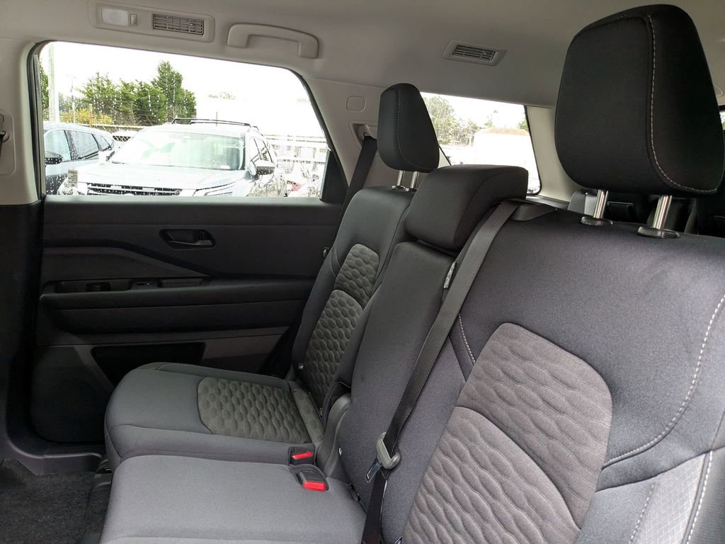 New 2025 Nissan Pathfinder S FWD image 24