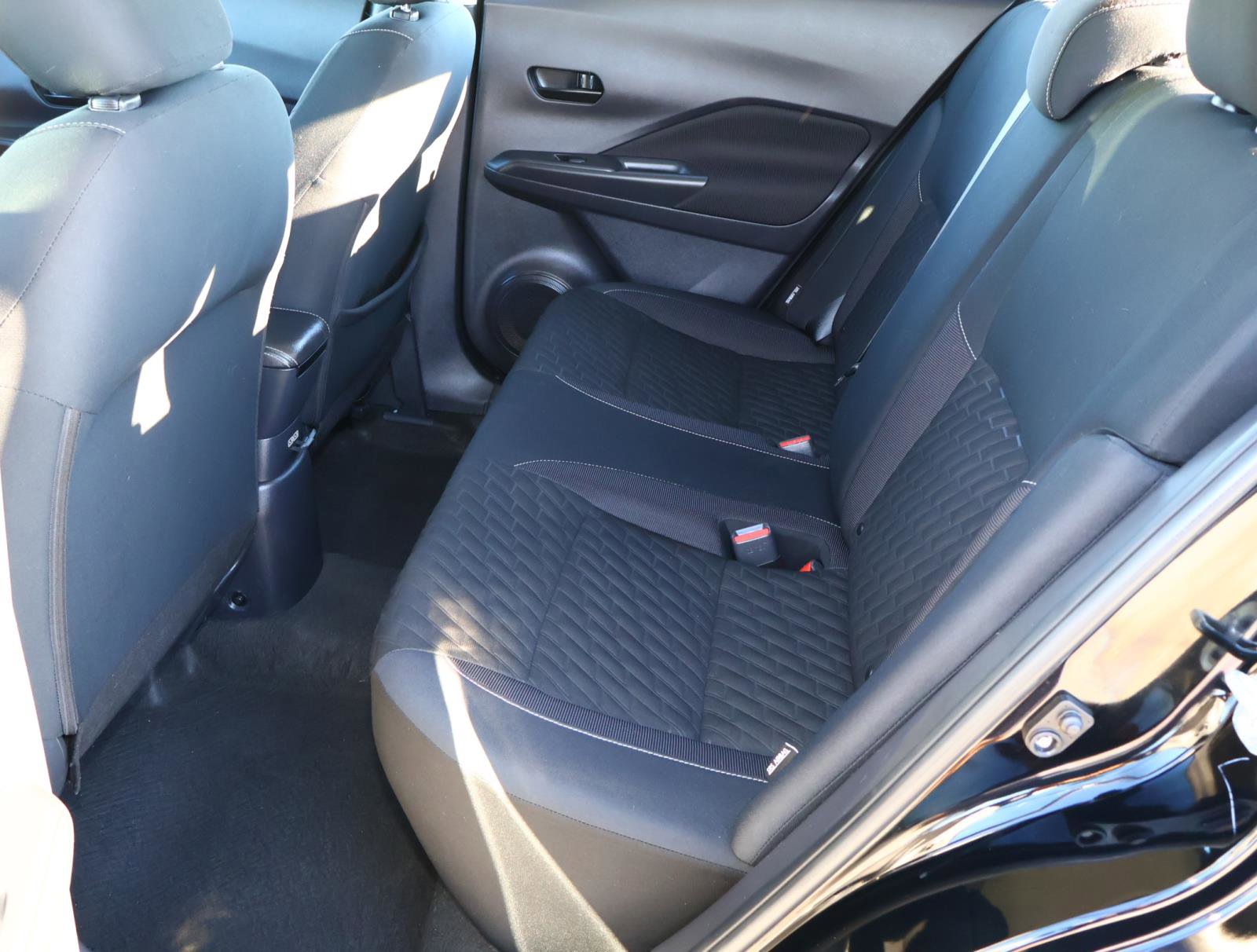 Used 2022 Nissan Kicks S image 17