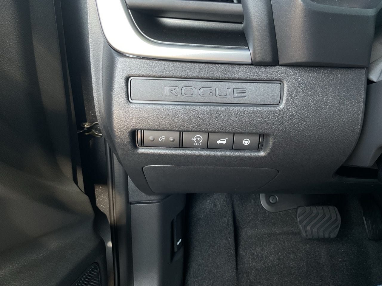 New 2026 Nissan Rogue Dark Armor FWD image 22