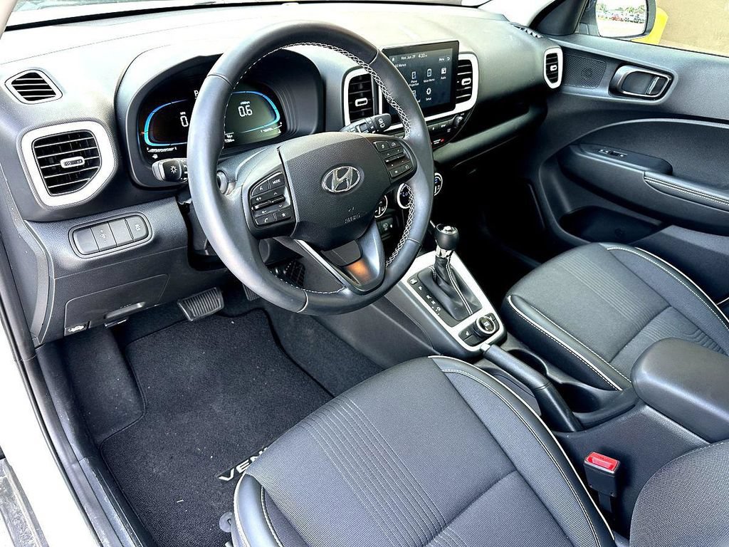 Used 2026 Hyundai Venue SEL FWD image 16