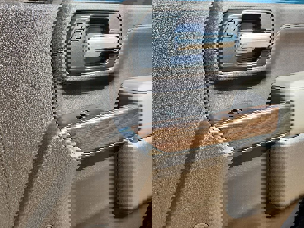 Used 2021 GMC Sierra 2500 SLT w/ SLT Premium Package image 15