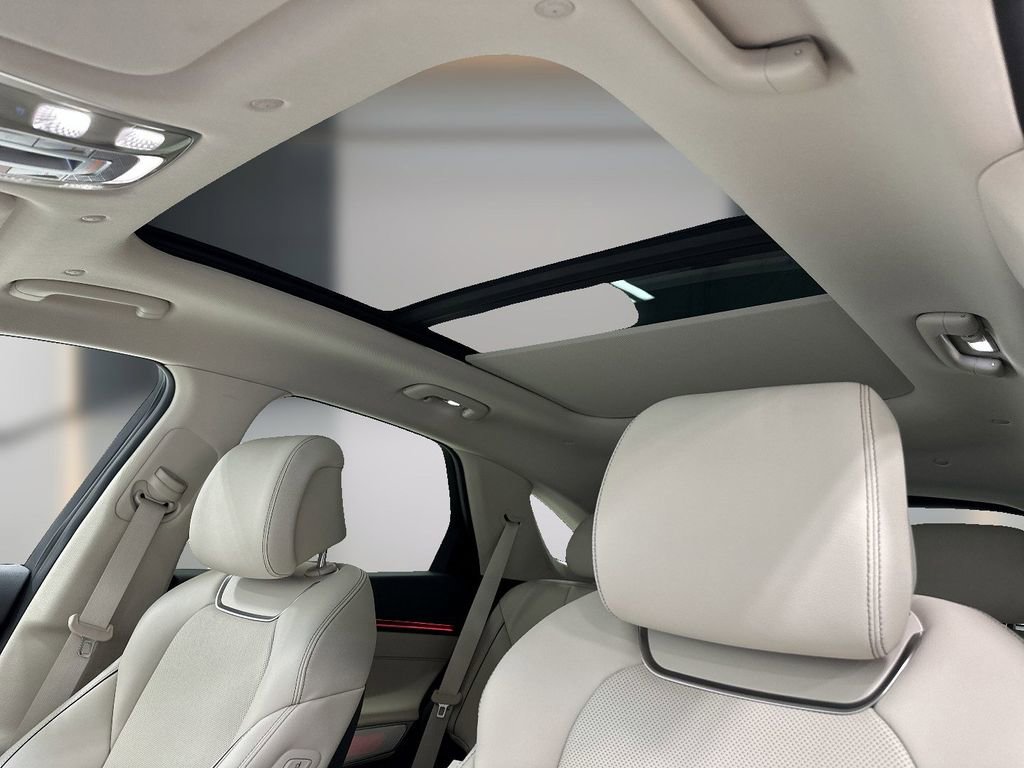 Certified 2026 Genesis GV70 2.5T Advanced image 9