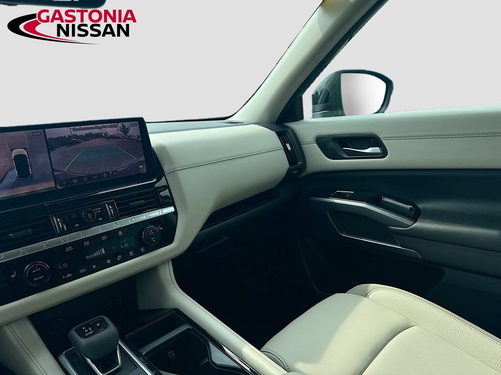 Used 2026 Nissan Pathfinder SL FWD image 31