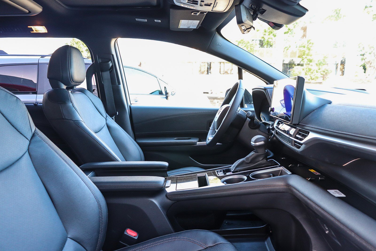 Used 2025 Toyota Sienna Platinum image 17