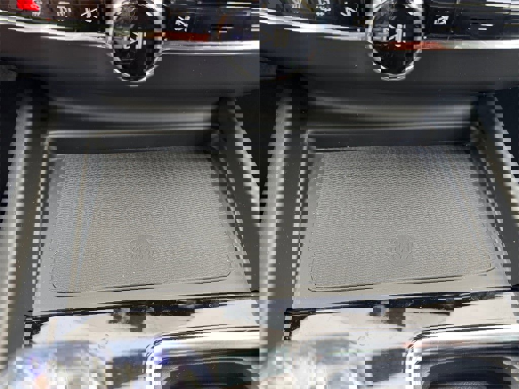 New 2026 Volvo XC60 T8 Ultra w/ Protection Package Premier image 16