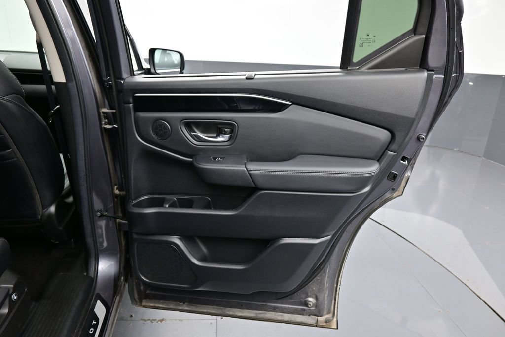 Used 2025 Honda Pilot EX-L image 33