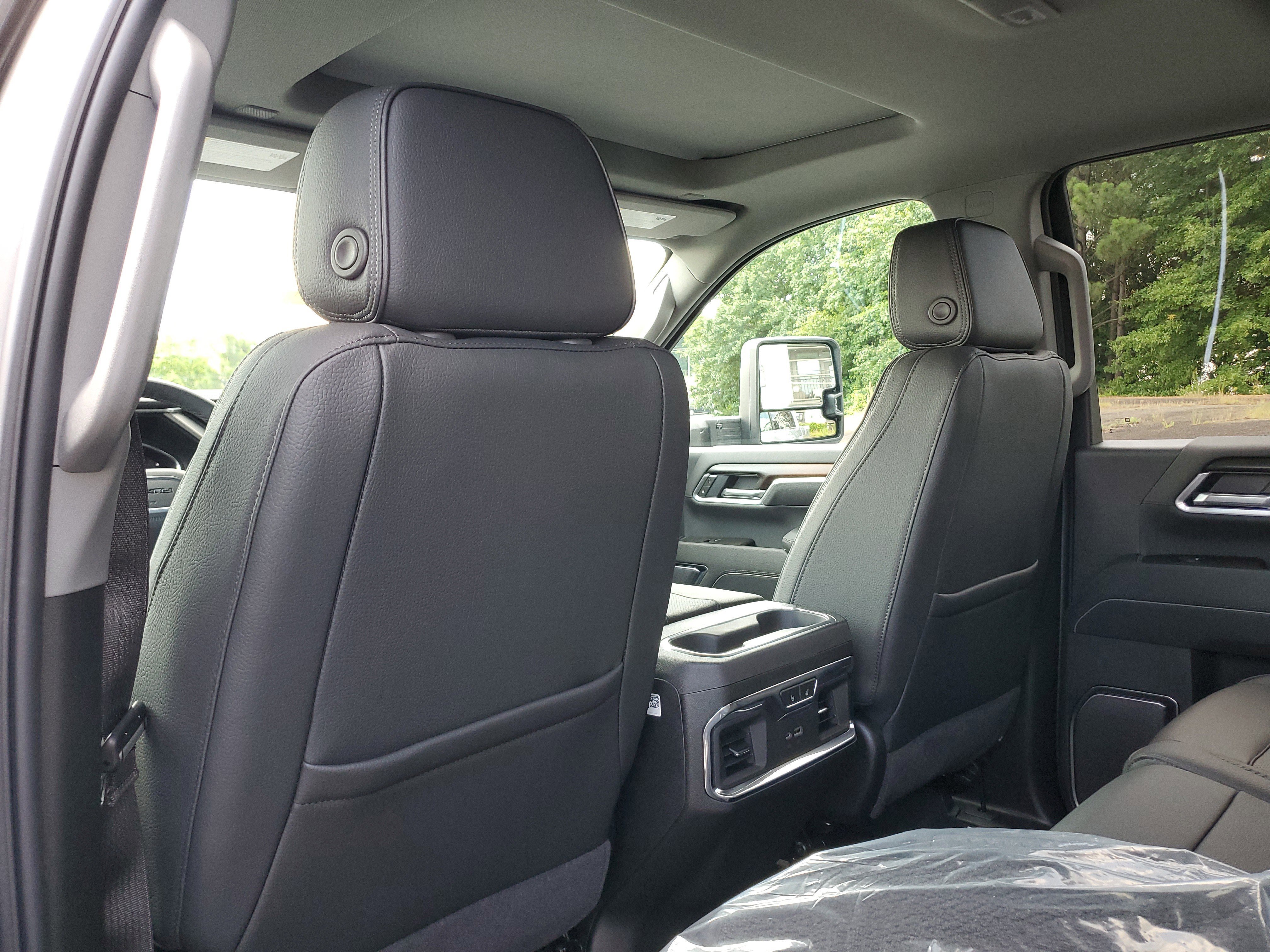 New 2025 GMC Sierra 2500 Denali image 10