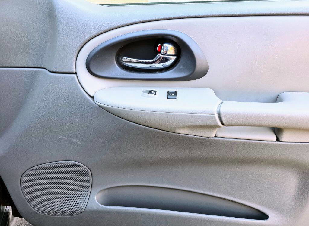 Used 2007 Chevrolet TrailBlazer LS w/ LS Preferred Equipment Group image 14