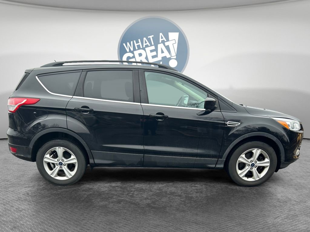Used 2016 Ford Escape SE w/ Equipment Group 201A image 2