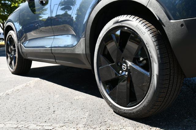 New 2026 Volvo XC40 B5 Ultra w/ Protection Package Premier AWD/4WD image 9