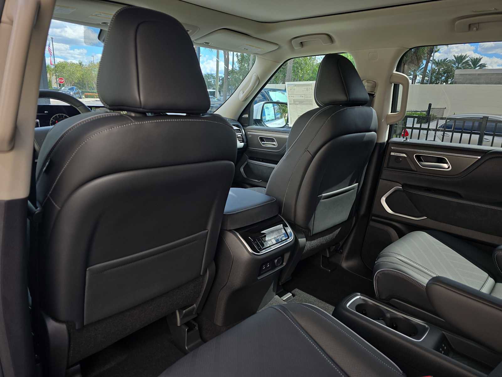 New 2026 INFINITI QX80 Luxe image 12