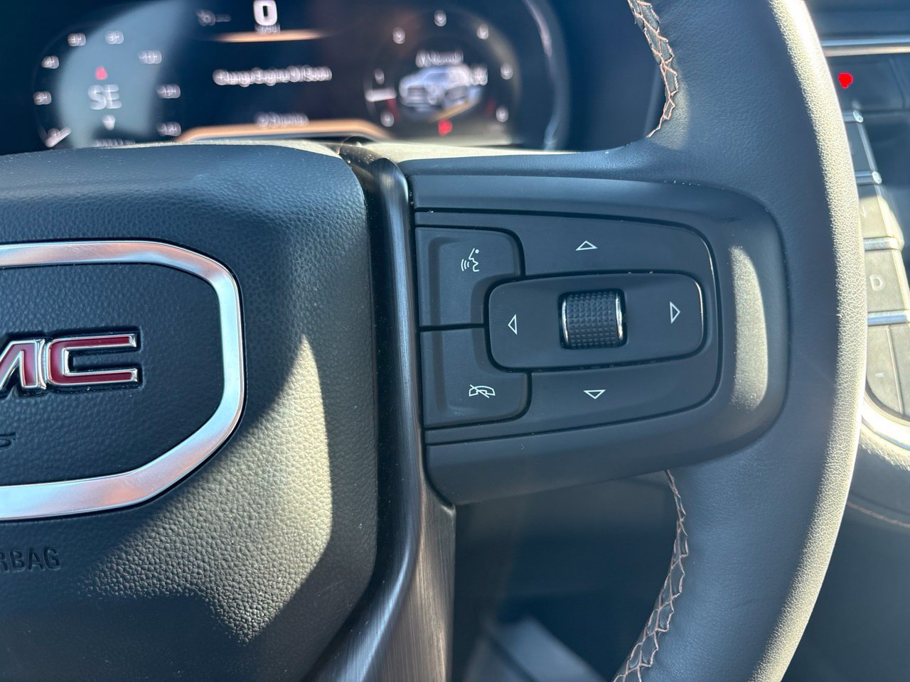 Used 2024 GMC Yukon AT4 w/ AT4 Premium Package AWD/4WD image 27